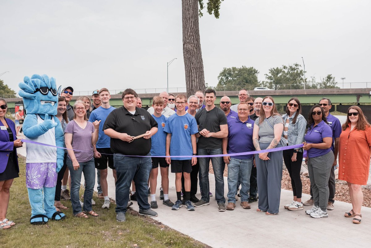 CityCF's tweet photo. Summer in #CedarFalls got off to a rip-roaring start as we cut the ribbon on the new Gateway River Park! Thank you to everyone who joined us to celebrate this exciting new addition to our community and to the many people, partners, and City team members who made it possible.🌊 https://t.co/js2FLnlCU8