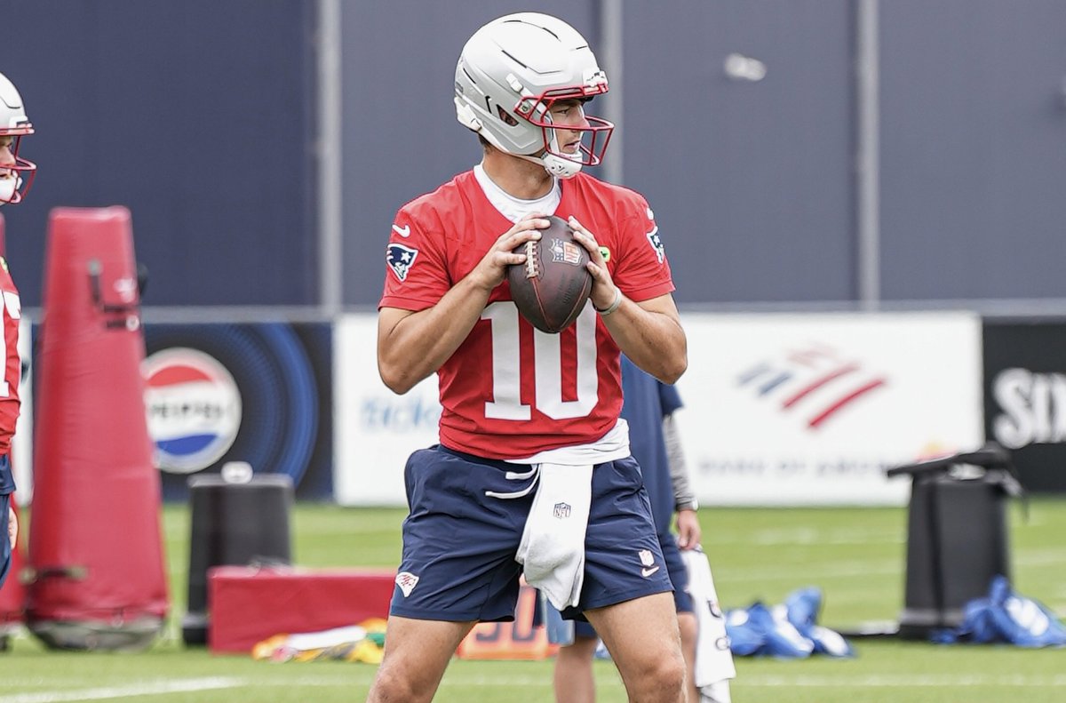 📝#Patriots mandatory minicamp 1:
- Drake Maye building momentum
- Rookie skill players flash
- Isaiah Bolden makes a pair of plays
- Pop Douglas loves Josh McDaniels' offense 

+ Attendance, quotes, and additional notes👇🏾