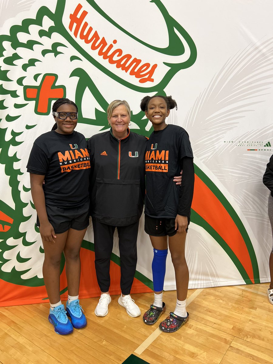 Aliahrae2029's tweet image. 🌴 Pulled up to The U and left my mark.
Brought the hustle, the footwork, and the fire to the @CanesWBB Elite Camp 🧡💚
From rebounding battles to bucket-getting in the paint, soaked up every rep and showed I’m built for this level.
Appreciate @CoachCullop and the squad for the…