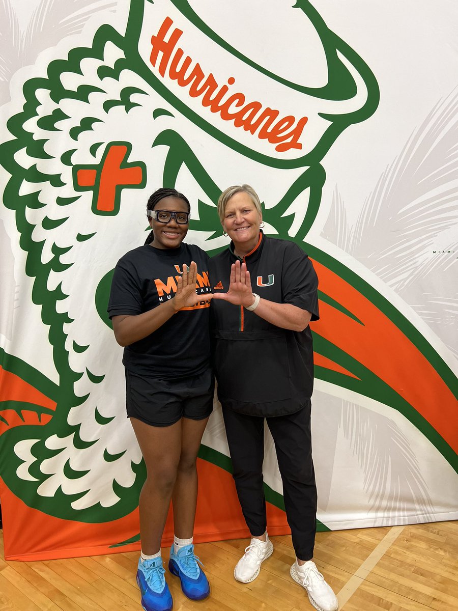 Aliahrae2029's tweet image. 🌴 Pulled up to The U and left my mark.
Brought the hustle, the footwork, and the fire to the @CanesWBB Elite Camp 🧡💚
From rebounding battles to bucket-getting in the paint, soaked up every rep and showed I’m built for this level.
Appreciate @CoachCullop and the squad for the…