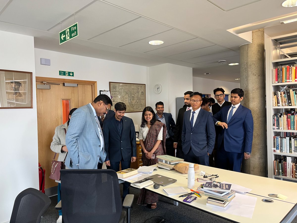 PrajaktiK's tweet image. Centre of South Asian Studies welcomed the Chief Justice of the Supreme Court of India, Justice B R Gavai today. Prof @shailajafennell & Dr Kevin Greenbank along with a number of students met him. A big thank you to @trishantsimlai and CAMSAF for organising the visit.