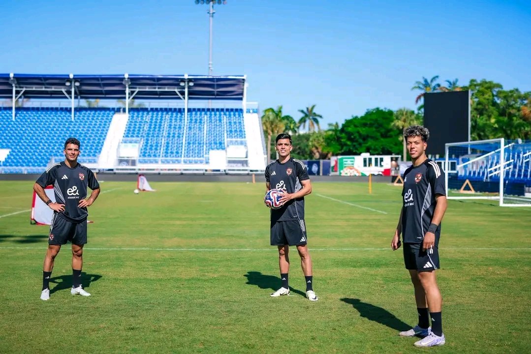 ياجماعة انا مش مستوعب ان ٣ زي دول يبقو عندي ويمشو من عندي عادي كده،  ده مش قلم مخبرين لا ده مانشيت من بتوع بيج شو اللي بيطرقع علي صدر جون سينا دول،  يانا متفهم ياجماعة الحرقان والله 😂♥