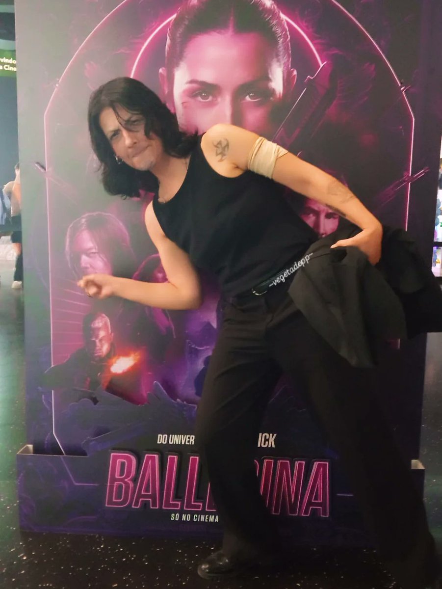 Vegeta_Depp's tweet photo. Cosplaying @wwwbigbaldhead as Daniel Pine from @ballerinamovie at the 🇵🇹 premiere.
🤟🏼😎🩰 10/10 !
#ballerinamovie #normanreedus #AnaDeArmas #JohnWick 

#cosplay #photograghy 
@ShareMyCosplay #reedus #TWDFamily https://t.co/gzXXygHgSW