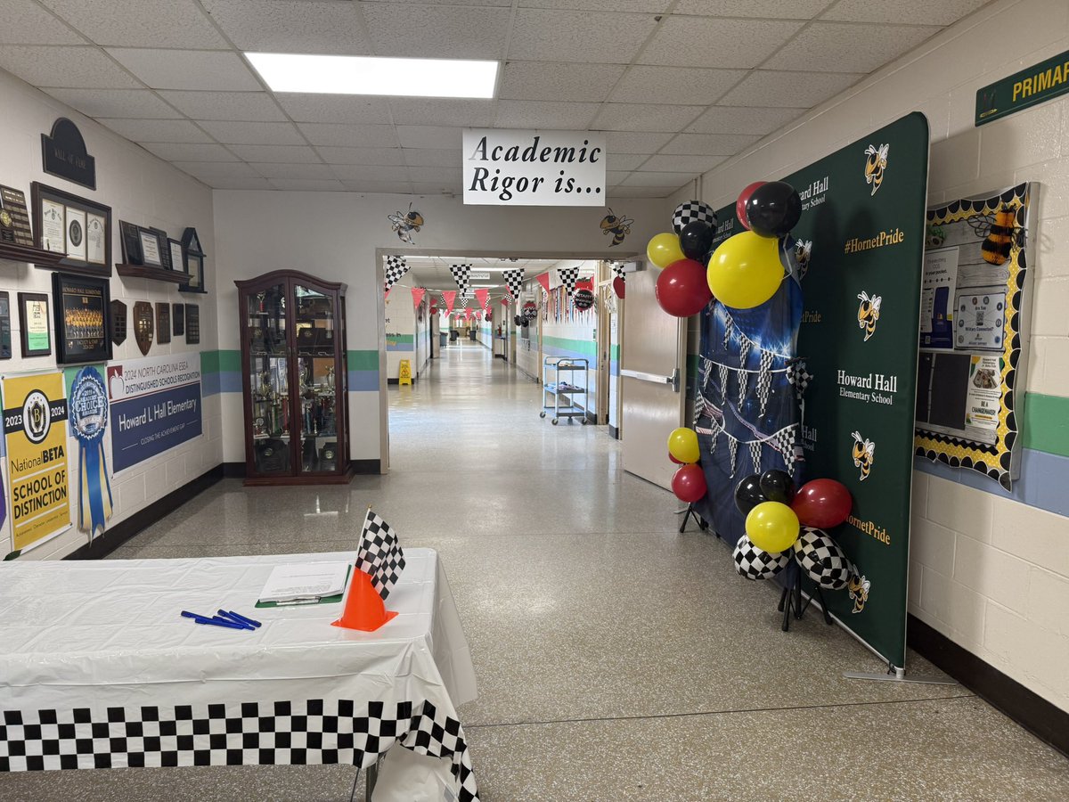 cshep8494's tweet photo. RTA Open House was a big success. Shoutout to the SBA, IC, teachers, assistants and staff at Howard Hall. @HowardHallElem #RTASummerLearning25 https://t.co/aZ3cdwjXgk