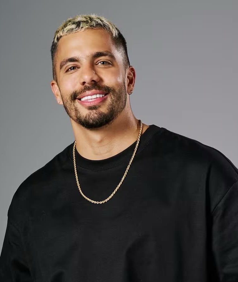 carlos_serranof's tweet photo. Quien merece ganar La Casa De Los Famosos Colombia? 🇨🇴 

♥️ Melissa
🔄 Altafulla 

#LaCasaDeLosFamososCol2 
#LaCasaDeLosFamososCol https://t.co/JEbRmZhaUV