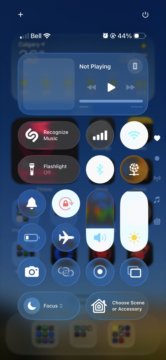 michael_vereb's tweet photo. Love it or hate it?

#WWDC25 #LiquidGlass https://t.co/l2wp2IZgTD
