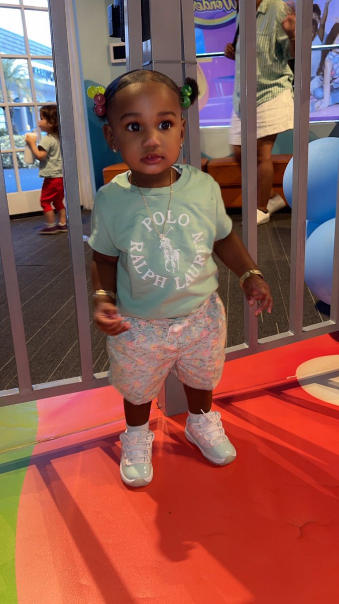 k2toyouu's tweet photo. Happy First birthday to my only wild child🩷🩷love you so much nuni punkin 🥹🥹 #DIVADAY https://t.co/D0kCDIsH0e