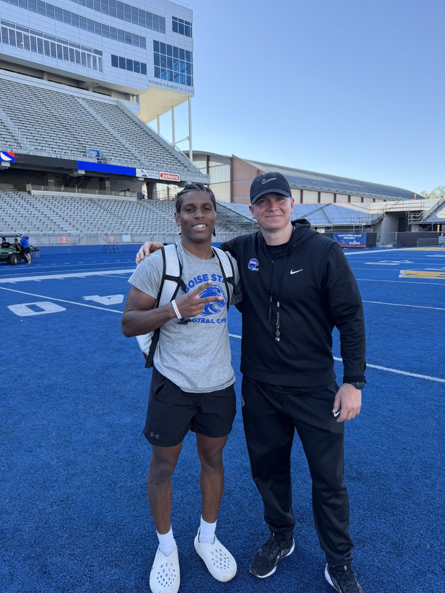 KyleWelch2026's tweet image. Thank you coaches for having me out at the BSU camp ! It was great I loved competing and learning from the best. #GoBroncos @Coach_SD @Coach_B_Jones_ @BrandonHuffman @PGregorian