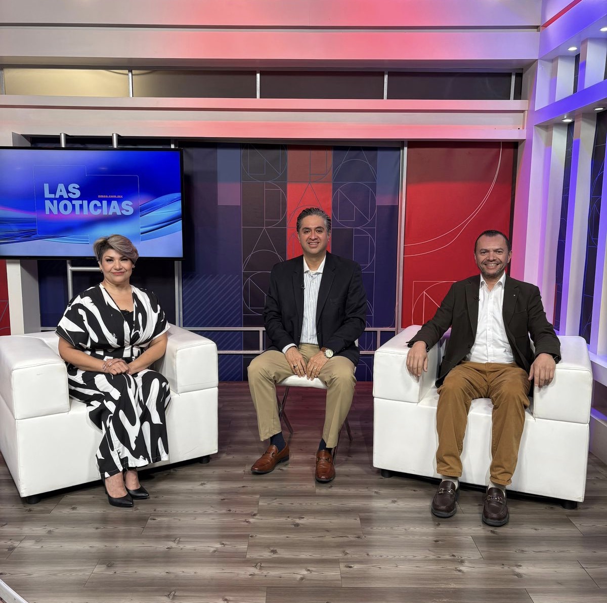 Nuestros Doctores Abel Puentes, especialista en Nefrología y Juan Arriaga, especialista en Urología y Cirugía Robótica en Hospital CIMA, nos hablan sobre la primer Nefrectomía realizada a un donador vivo con Robot Da Vinci en el Noroeste de México. Nos explican los beneficios de