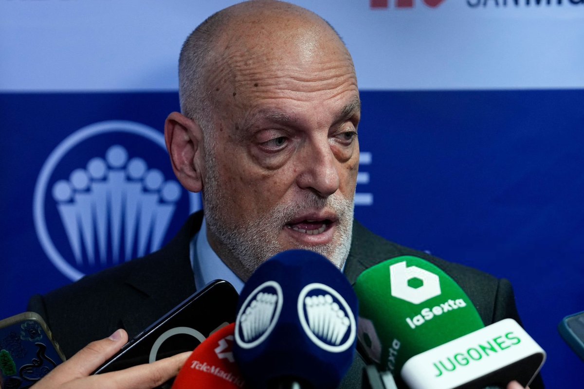 🗣️ Javier Tebas: "There are differences between Barcelona and Madrid. Barça complain twice a season. Madrid complains every single round. At least Barcelona complain after the fact... Madrid complains before the match has even been played!"