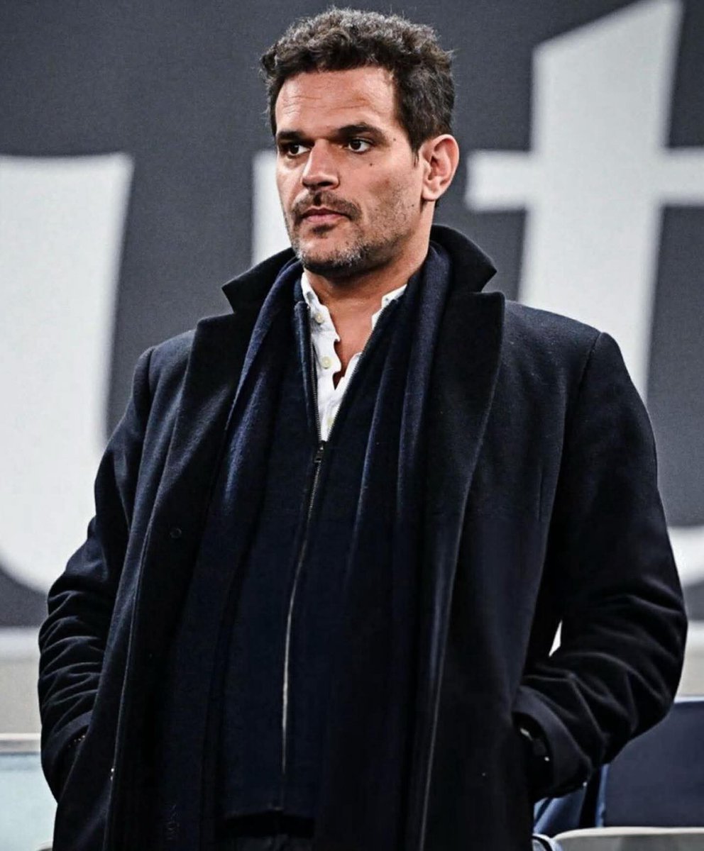 O <a href="/vascodagama/">Vasco da Gama</a> acaba de informar que Admar Lopes é o novo diretor executivo de futebol. 

O português tem passagem pelo Porto, Mônaco, Lille, Boavista e Bordeaux.

O que achou torcedor???

#vasco
#vascodagama
#admarlopes 
#diretorexecutivo 
#pedrinho 
#vascosaf