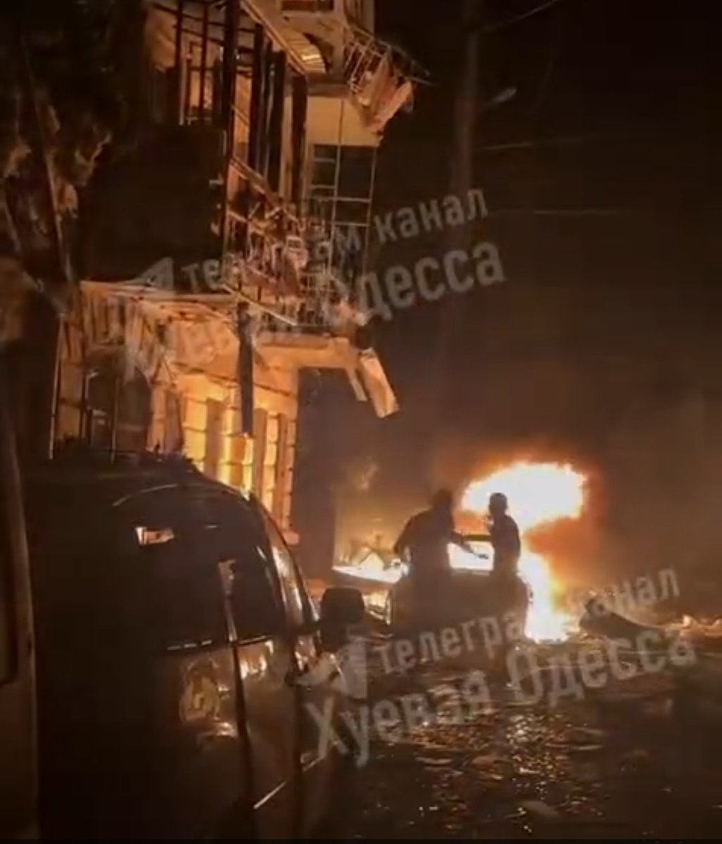 UaArtem's tweet image. Пологовий та житлові будинки.
Вранці алконавт Вася з Рязані прочитає та возгордітся атвєткой за літаки.