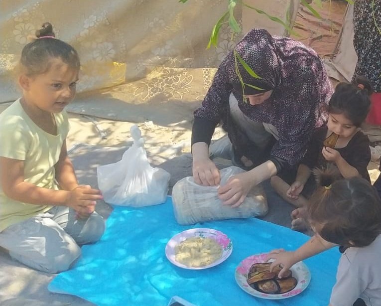 ⬇️
I want to say something important because it relates to our lives here. We are human beings like you. We live in famine now. We wish to eat bread. Please help me feed my little brothers. Do not ignore me⬇️🙏💔
gofund.me/7d48bae1