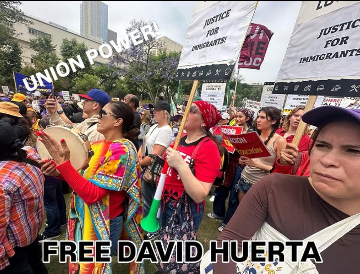 We were proudly out in cities across the US today demanding #freedavidendraids.  

We are thrilled that David has been released and echo SEIU’s calls to drop his unjust charges and for ICE to immediately end their violent raids on our communities. We will win through solidarity.