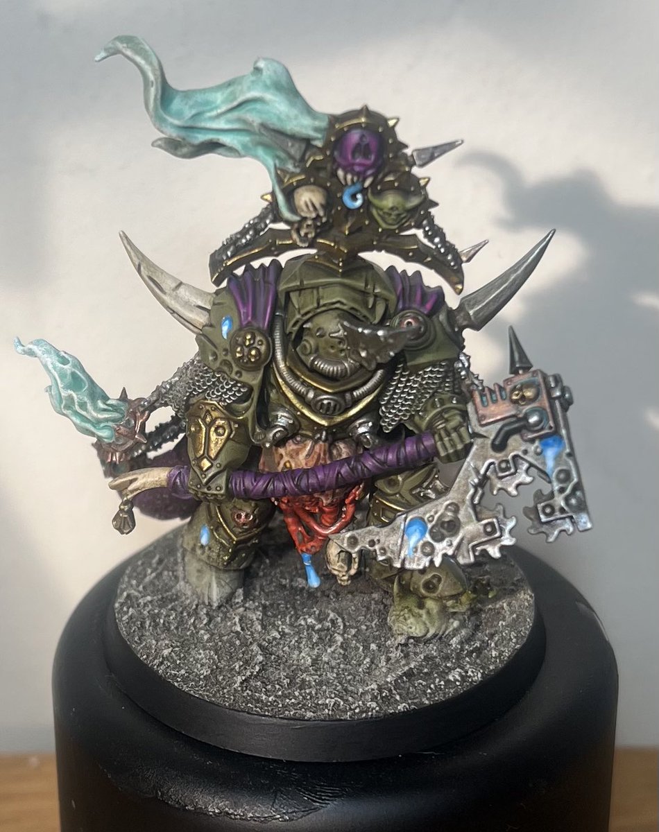 geek_table's tweet image. Finished painting up my #LordOfContagion for my #DeathGuard project! I tried to paint 1 of these up when #DarkImperium first came out… I failed, badly! #DeathShroud retinue up next #warmongers #miniaturemonday #WarhammerCommunity #warhammer40000 #Nurgle #WIP #GamesWorkshop ✌️
