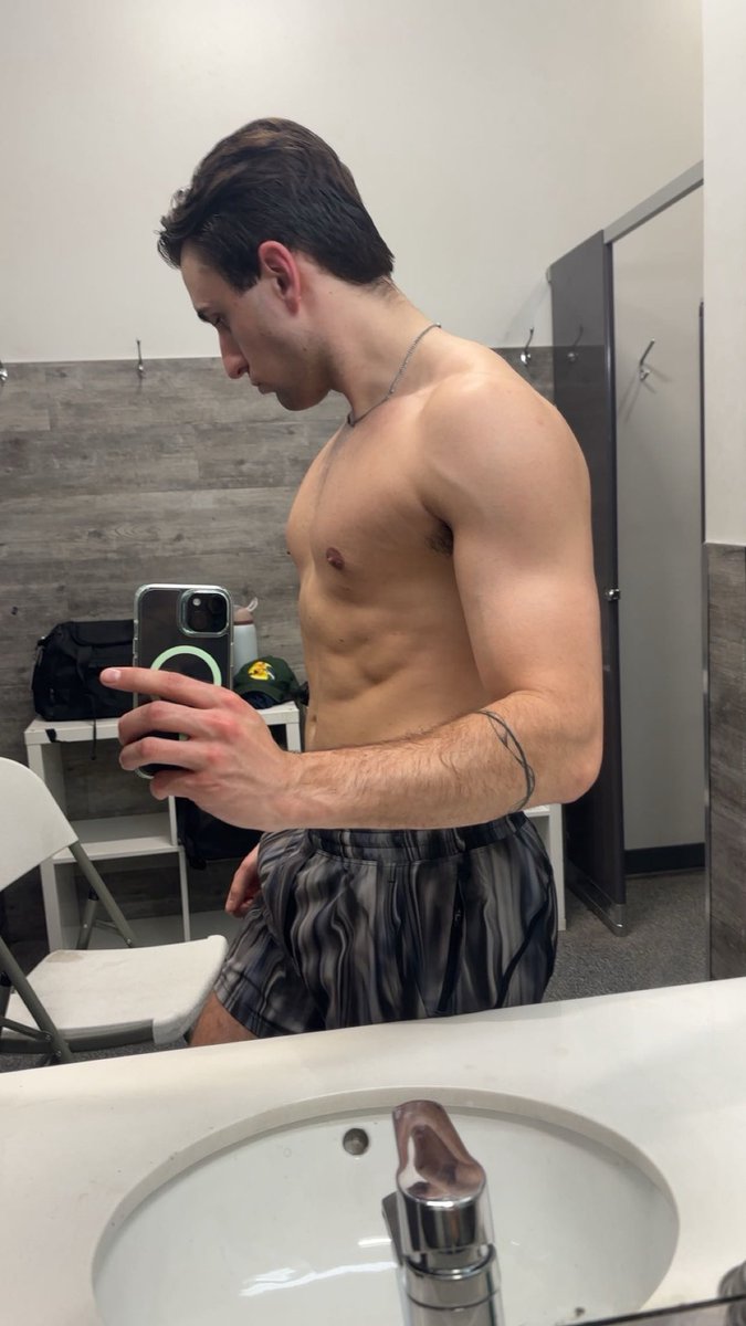 Jake (OF in bio) (@angeljake011) on Twitter photo 