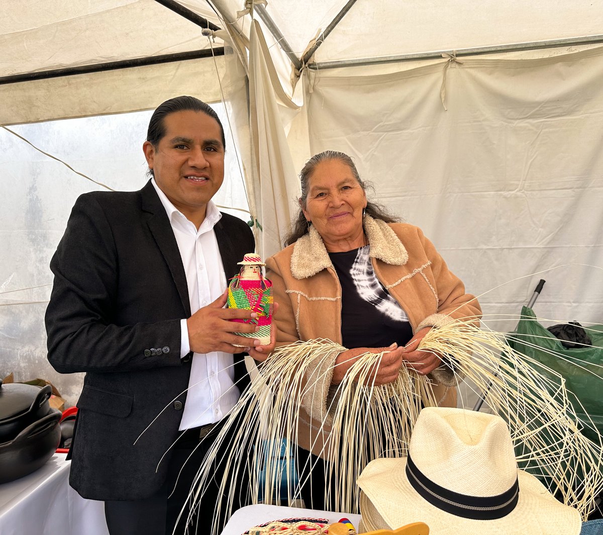 Hoy tuve el honor de ser parte del jurado calificador en el Warmi Fest, un gran festival interprovincial que celebró con alegría nuestras tradiciones a través de comparsas, pendoneras, platilleras y floreras.
#WarmiFest
#LuisCordero
#Azogues
#ManuelChoroDuchiAsambleísta