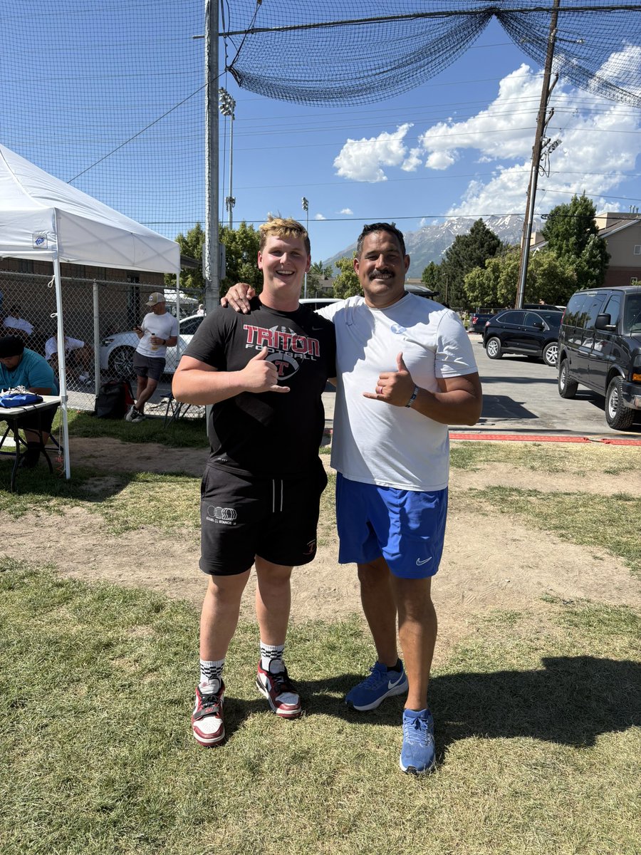 SCJohnson7171's tweet image. Great day competing at @BYUfootball camp. Thx for giving me a chance to show my preparation for the ‘25 season @kalanifsitake @Justin__Ena
@jaxson_rex14 doing the tough guy look way better than me. What can I say? I’m a smiler. Love this game!