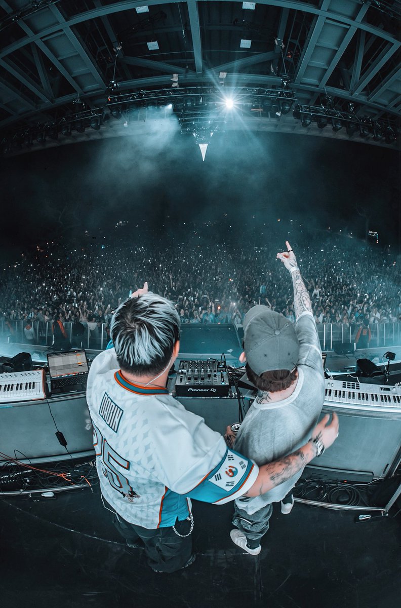 Happy birthday brother, how lucky am I to do life with you 💙 <a href="/iamdabinlee/">DABIN</a> to the moon