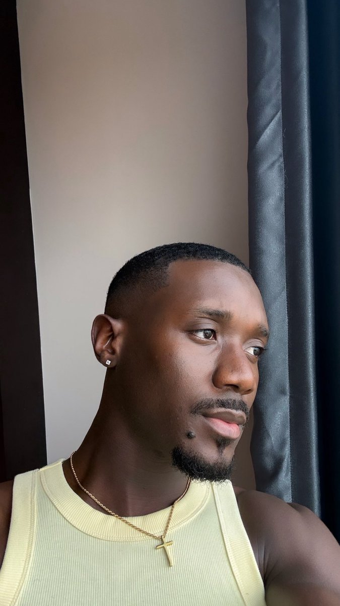 williamgrayyy's tweet photo. Yellow is starting to be my favorite color https://t.co/iXKJpYSh7O