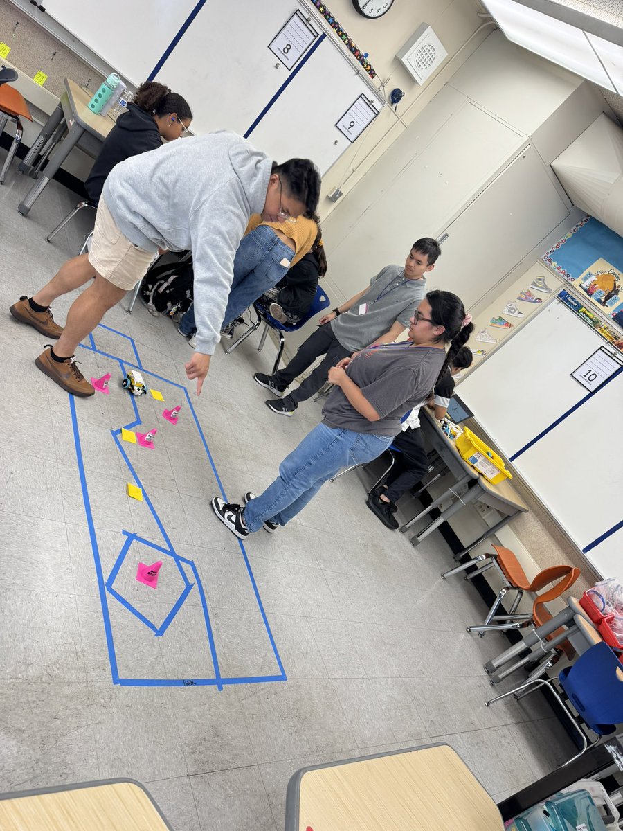 Worldwide_Cares's tweet image. Don’t miss out on the LEGO Robotics Camp @OakGroveMS led by our @YgnacioValley Robotics Team!#SummerCamp #ExpandedLearning