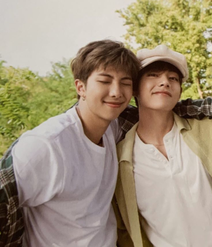 TAEHYUNG RETURNS TODAY
RM IS FINALLY BACK 
WELCOME BACK TAEHYUNG 
WELCOME BACK NAMJOON 
BTS IS BACK 
#ReturnOfOurJooniverse
#D_DayToMeet_V
#D_DayToMeetRM
#SEE_V_TODAY