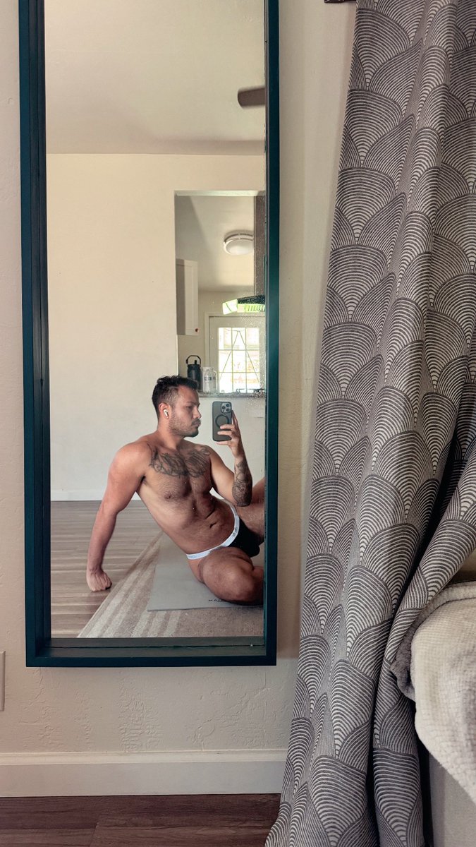 williamXXXAz's tweet image. Don’t forget to stretch