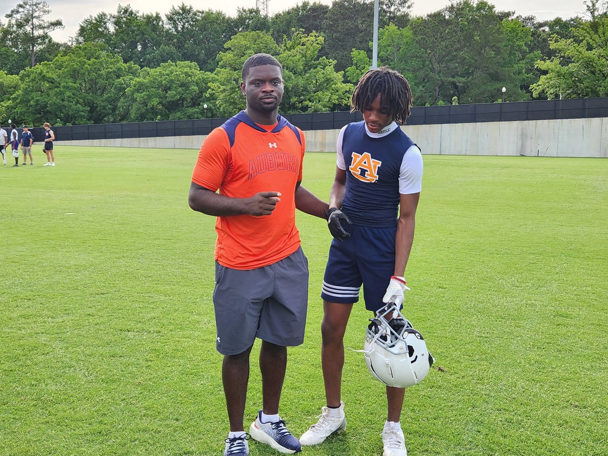 Biggers3k's tweet image. Had a great time working with @AuburnFootball at their camp for incoming and high school athletes Sunday #WDE 🦅 it was great. I got to meet coaches and most importantly get in sum work, we getting 1% better everyday. @RecruitGeorgia @AL_Recruiting @BigFaceSportss