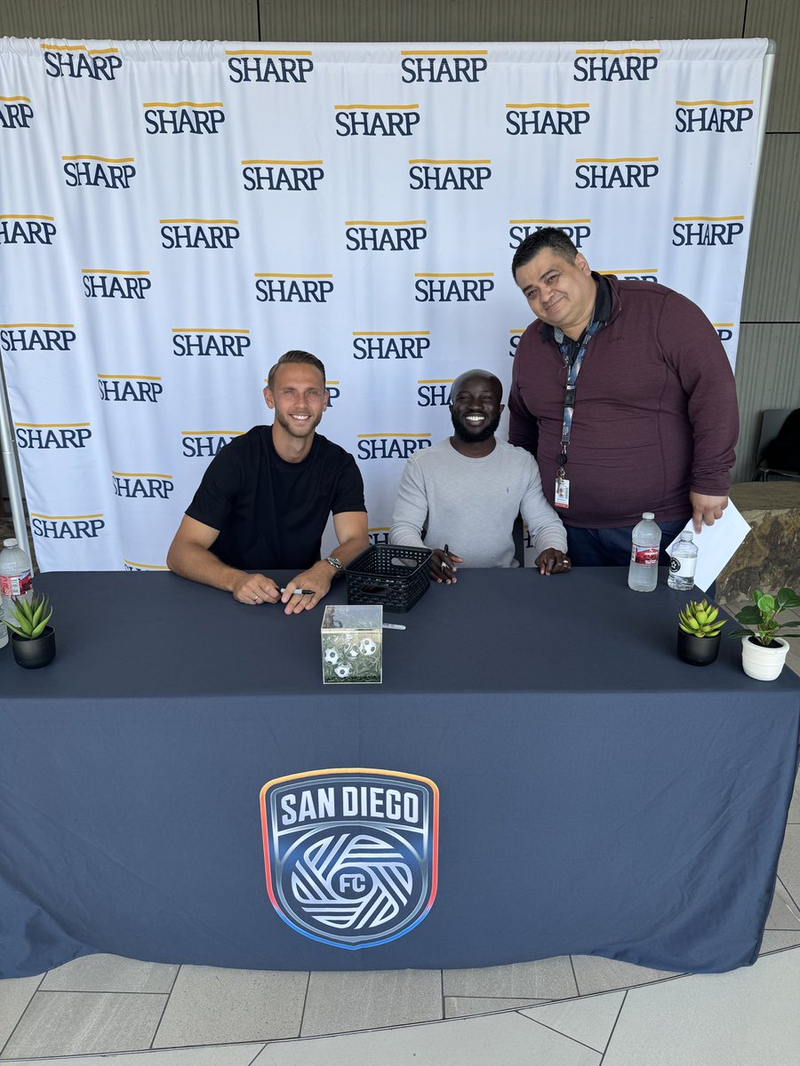 lost_IT_boy's tweet photo. @Emaboateng @Ingvartsen96 @sandiegofc  I see you guys at your workplace and you came to ours. Thanks for showing love to our Sharp Family at Sharp Chula Vista by taking pics and autographs either us. See you guys at the next home game. https://t.co/o9wGdABEln