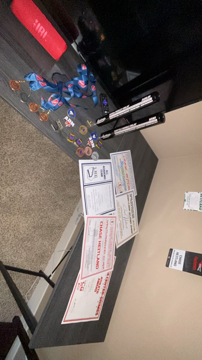 • 2025 IATC Elite All State &amp; Class 4a All State
• DCG sprints/hurdlers co-MVP
• LHC All Academic Team
• 2x school record holder