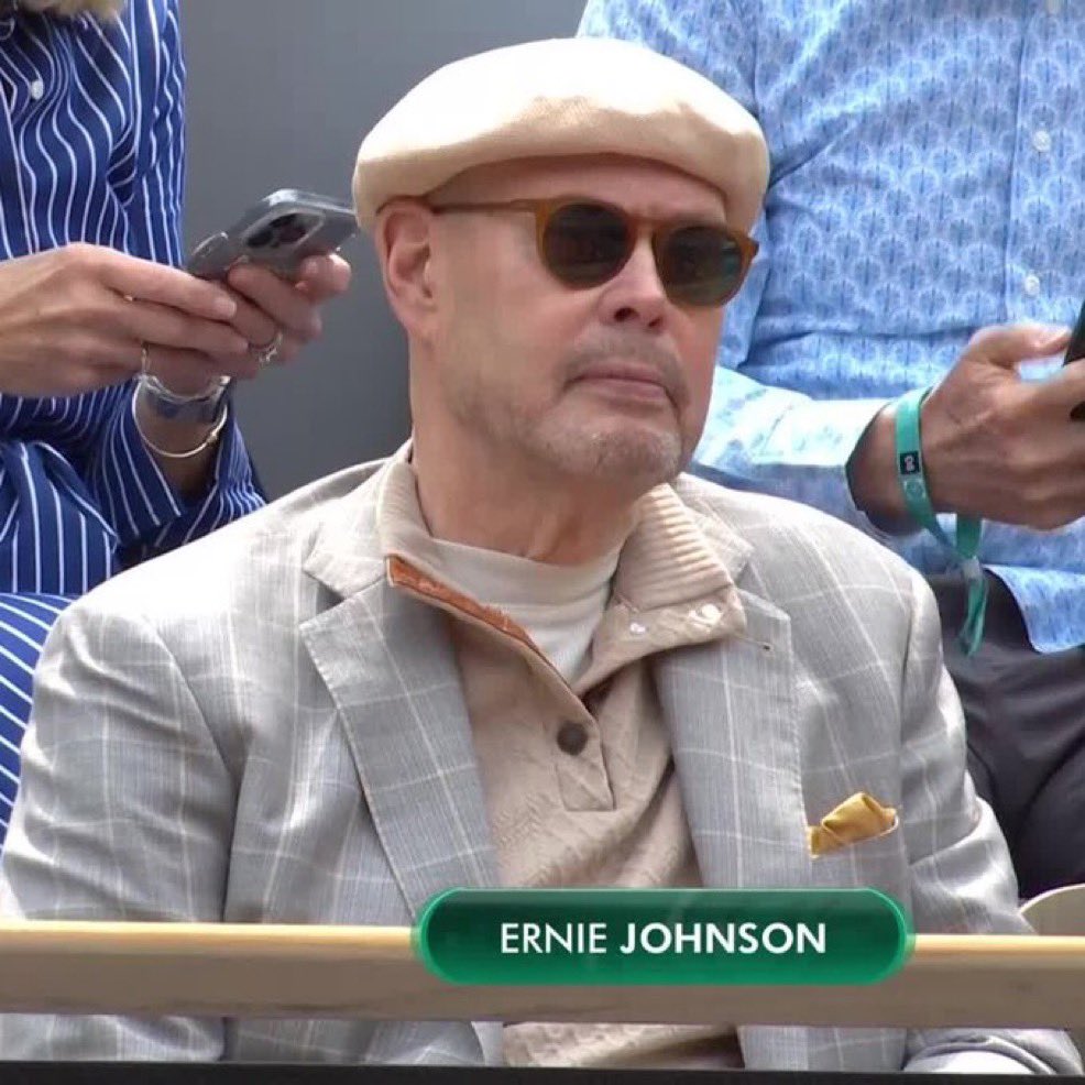 WhistleSports's tweet photo. Ernie Johnson’s drip is unmatched 🔥 https://t.co/Buf45QtByD