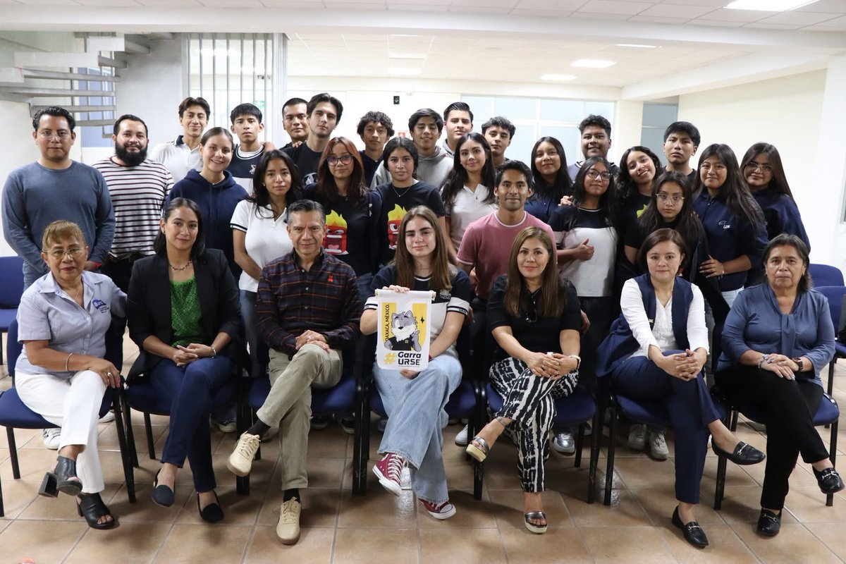 #FamiliaURSE 🇮🇹 Italia dice “ciao”... pero no un adiós definitivo. Después de un año lleno de aprendizajes, risas y momentos inolvidables, nuestra querida Anna Barroco se despide de la Escuela de Bachillerato URSE. 🌍📚