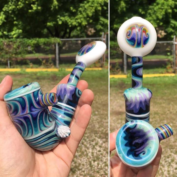 Katywright60615's tweet photo. A couple more shots of my fully worked Sherlock from one post back 😈🌈😈 thanks for checking it out! #heady #headyart #headyglass #headypipes #glass #glassart #glassporn #glasslife #glassofig #glassblowing #glassappreciation #glasslove #glassaddict #thankyou #fullyworked https://t.co/fV2GsXO1zT