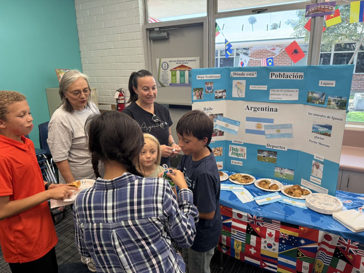 WillmoreWSD's tweet image. Multicultural Day was a big success! Families were immersed in diverse arts, crafts, food, &amp;amp; cultural traditions from around the globe. Many thanks to our teacher coordinators Mrs. Harris &amp;amp; Ms. Dang for organizing this special exhibition. 🌎 #dualimmersionprogram