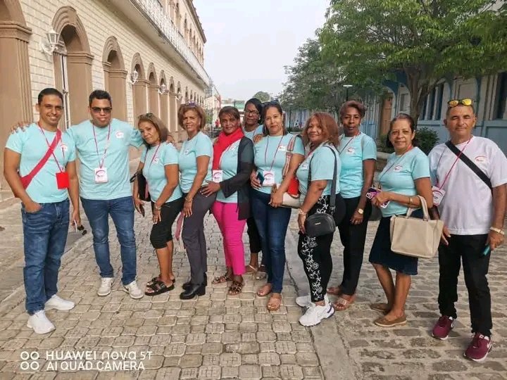 Nuestro reconocimiento a la radio en #Guantánamo por los sobresalientes resultados en 
en el XXXVI Festival Nacional de la Radio Cubana, alcanzando 13 premios en diferentes categorías en este importante certamen.
#OrgulloGuantanamero
#MiMoncadaGuantanamero
