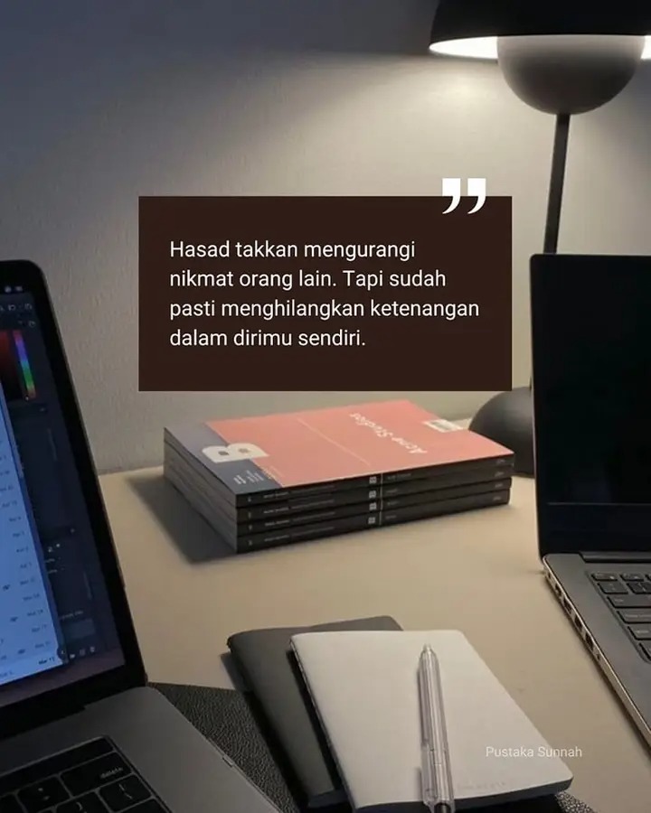 Teringat sebuah tulisan seseorang,
"Hiduplah dgn hati yg bersih, agar ketika melihat orang lain bahagia tidak akan menyakiti hatimu.

Dan harapkanlah kebaikan seperti kau mengharapkan kebaikan utk dirimu sendiri."

So, jaga hati kita baik² yaa..