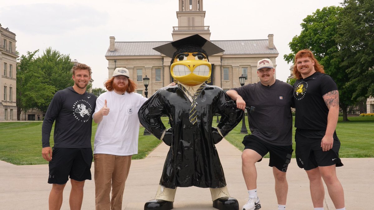 Me and <a href="/KaticMichael/">Mike Katic</a> can’t stop going to class

Big thank you to <a href="/mgronowski11/">Mark Gronowski</a> &amp; <a href="/gennings_dunker/">Gennings Dunker</a>