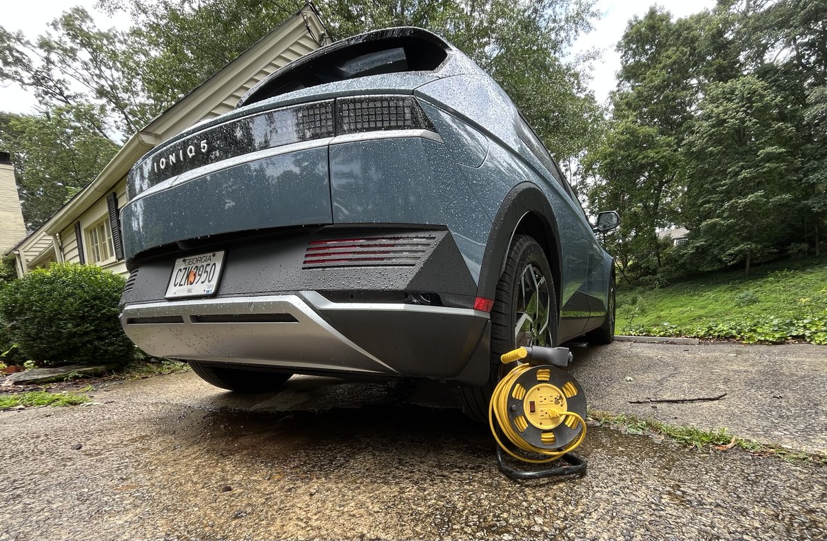 A few nights ago, Gainesville, GA, resident Baker Hill's power went out. Thankfully, his EV (a Hyundai Ioniq 5) kept his lights, fridge, freezer, and fans running, using just 8% of the car's battery throughout the nearly 24-hour outage!
