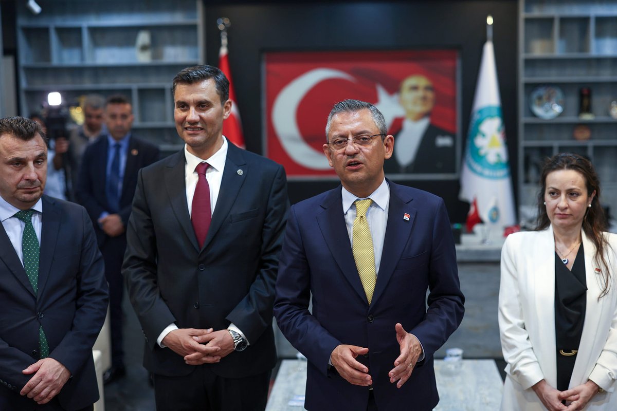 Abdocan 
Ethem Sarısülük 
Tugay Adak  
Ferdi Zeyrek
en iyilerimizi verdik toprağa