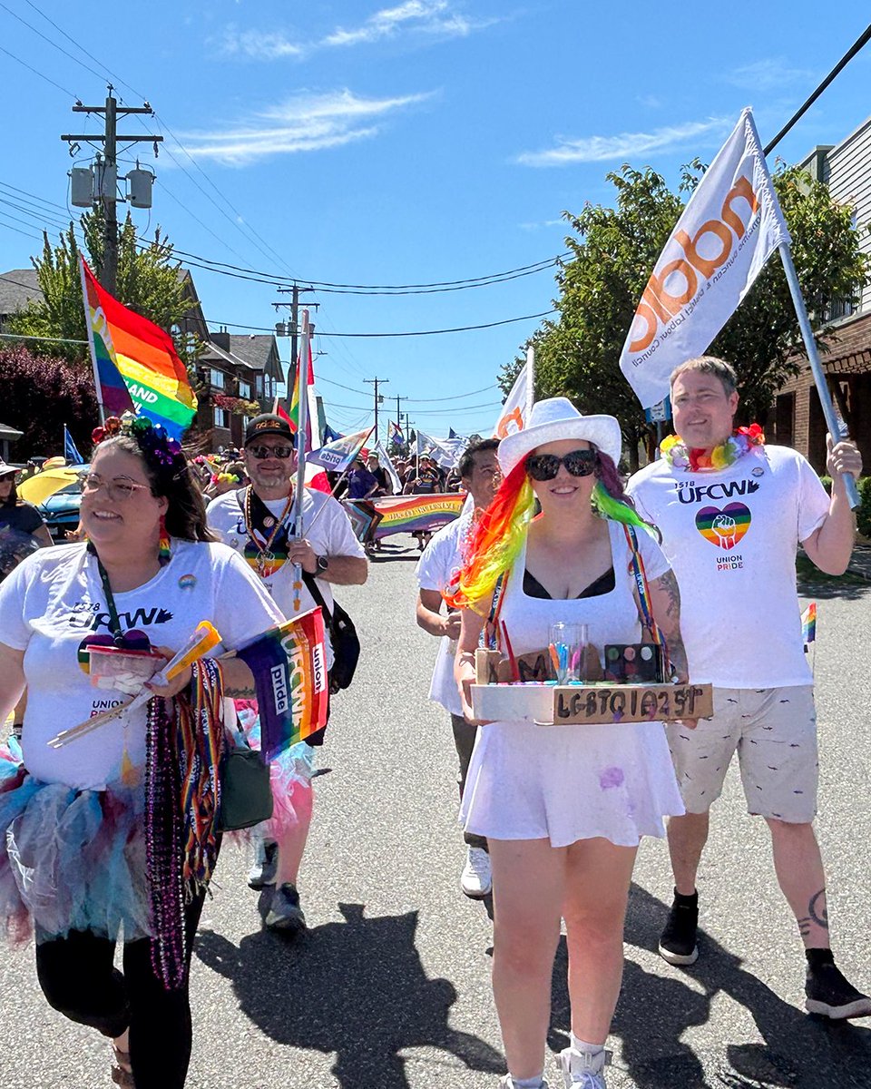UFCW_1518's tweet image. 🏳️🌈 Happy Pride, Nanaimo! Thanks so much to the members who joined us to march in Nanaimo's Pride Parade this weekend - the first of our Pride events this year, but not the last! We're proud to be a union that stands up for LGBTQ2S+ rights, both on the street and in the workplace.