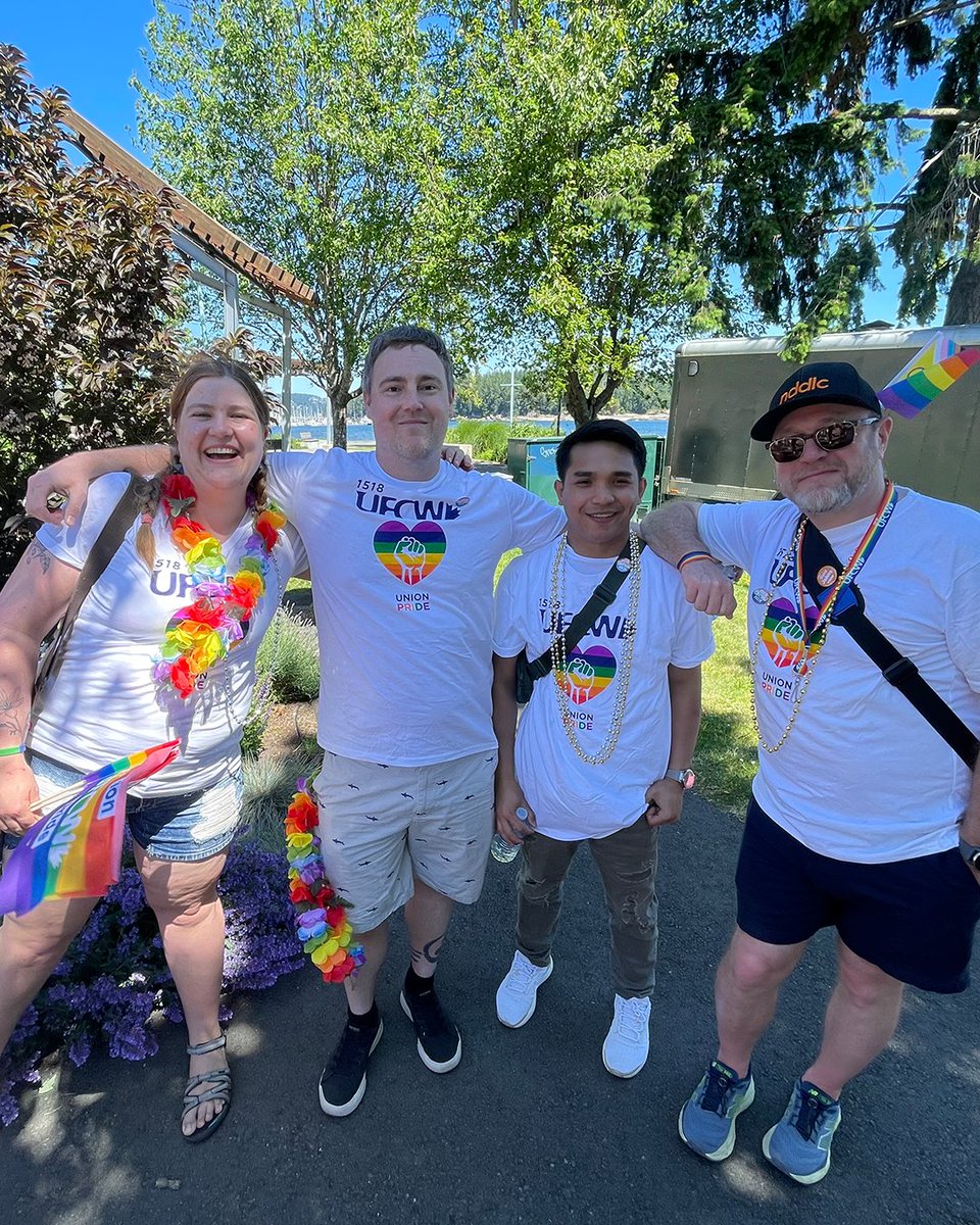 UFCW_1518's tweet image. 🏳️🌈 Happy Pride, Nanaimo! Thanks so much to the members who joined us to march in Nanaimo's Pride Parade this weekend - the first of our Pride events this year, but not the last! We're proud to be a union that stands up for LGBTQ2S+ rights, both on the street and in the workplace.