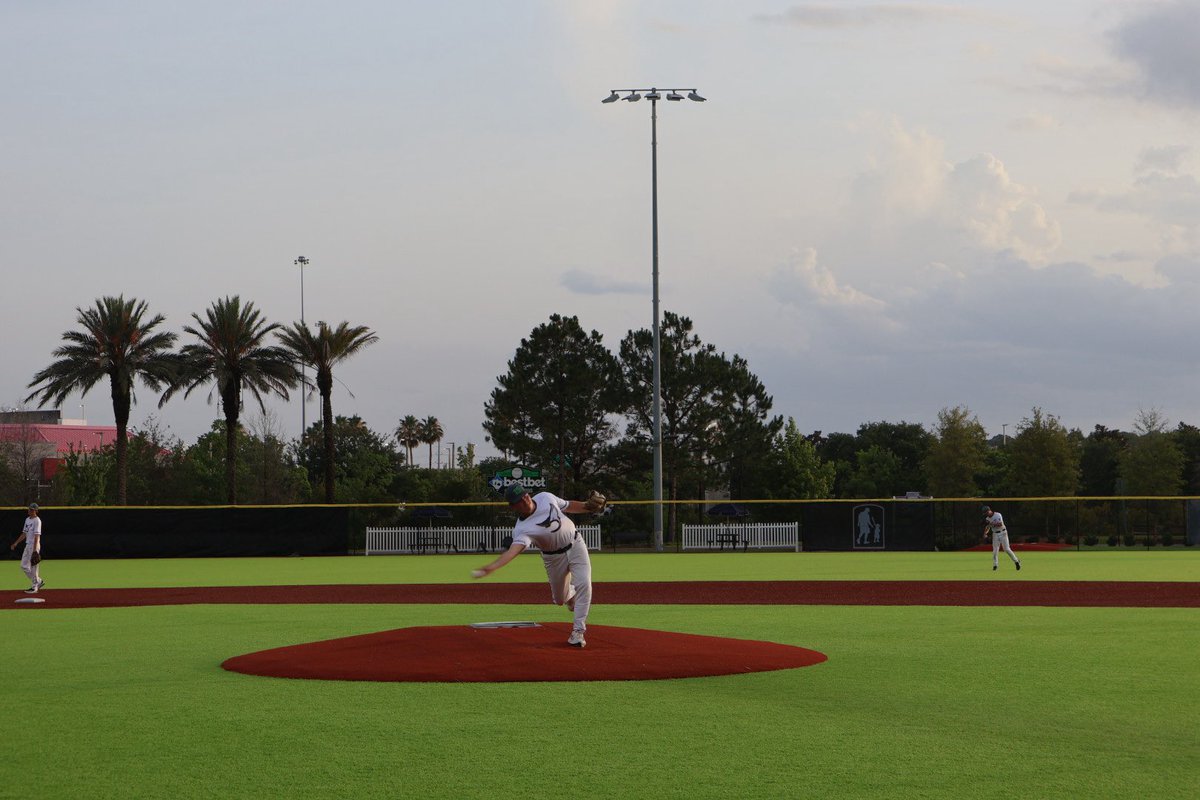 🚨On the mound🚨
For the Stingrays, from Messiah College, RHP, Walker Cloudt. 
#CCBL