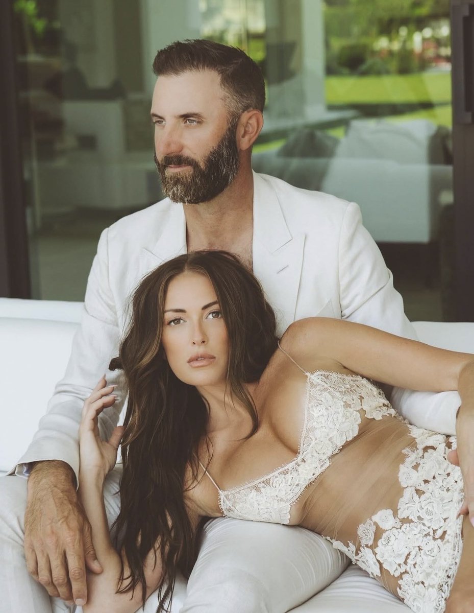 NUCLRGOLF's tweet photo. 🚨🫂🌹 #NEW — LIV Golf star Dustin Johnson poses with wife Paulina Gretzky in revealing glam shots ahead of the U.S. Open. (📸: paulinagretzky / ig) https://t.co/Qvj601eQvh