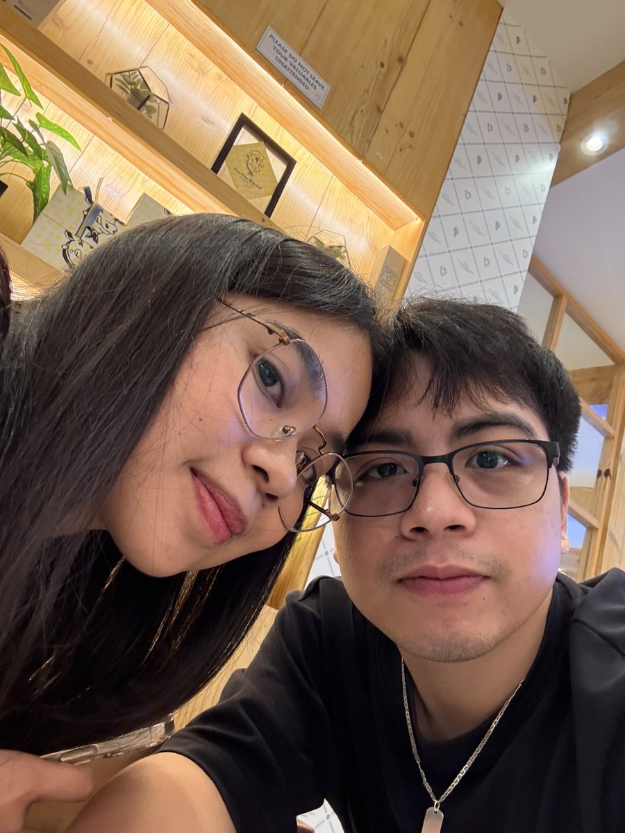 jescanuel's tweet photo. hu came out of nowhere with Basilio pizza and lasagna? dis cutie! 🥺 https://t.co/E0MozCXwKs