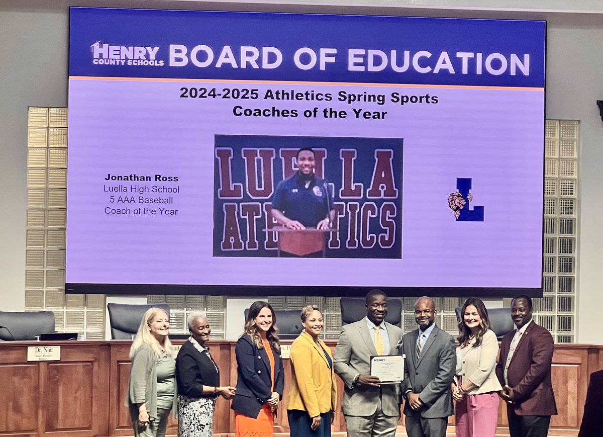 AthleticsHenry's tweet image. Athletic Award &amp;amp; Recognition photos from our June ⁦⁦@HenryCountyBOE⁩ Meeting