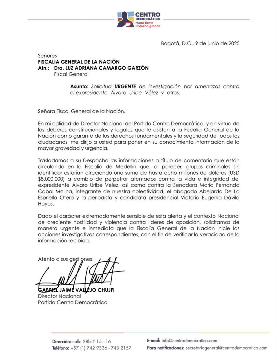 Estarían ofreciendo 8 millones de dólares para atentar contra el presidente Álvaro Uribe Vélez, María Fernanda Cabal, Vicky Dávila y Abelardo De La Espriella

Que esto lo vea y lo replique el mundo 

SOS COLOMBIA