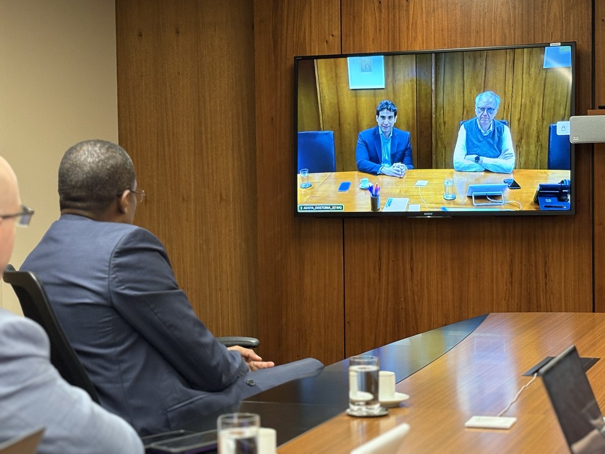 Nigel Clarke (@nigelclarkeja) on Twitter photo Productive mtgs w/ authorities in Brazil today. With Minister <a href="/Haddad_Fernando/">Fernando Haddad</a>, we discussed fiscal reforms and our support for a sound strategy. In a virtual mtg with Governor Gabriel Galípolo, we talked about <a href="/BancoCentralBR/">Banco Central BR</a>'s efforts to lower inflation and successes to date. Productive mtgs w/ authorities in Brazil today. With Minister <a href="/Haddad_Fernando/">Fernando Haddad</a>, we discussed fiscal reforms and our support for a sound strategy. In a virtual mtg with Governor Gabriel Galípolo, we talked about <a href="/BancoCentralBR/">Banco Central BR</a>'s efforts to lower inflation and successes to date.