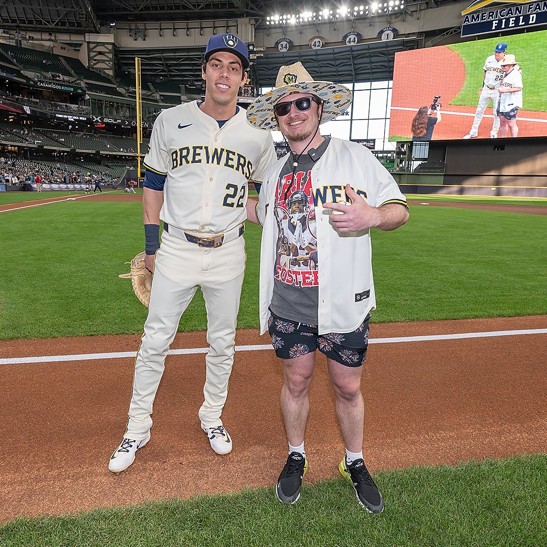 How iconic is that?

<a href="/PFTCommenter/">PFT Commenter</a> x <a href="/ChristianYelich/">Christian Yelich</a>