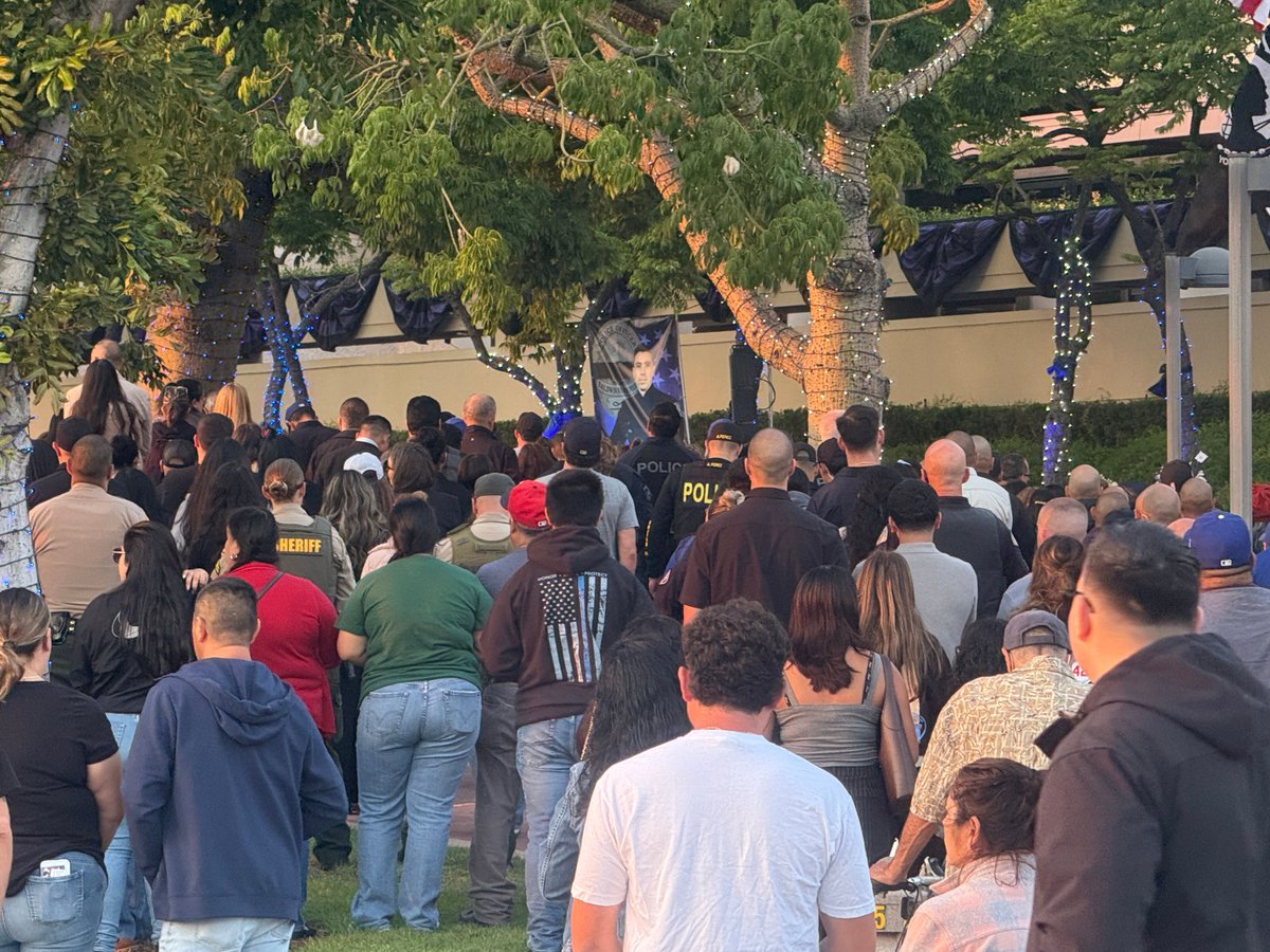 🕯️ UCLAPD attended a candlelight vigil in honor of Officer Samuel Riveros, who dedicated nearly a decade to serving the Baldwin Park community.

The vigil was a solemn tribute to his life of service and a powerful reminder of the brave individuals who make the ultimate sacrifice.