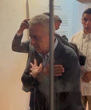 Criticolombia2's tweet photo. Solo un Álvaro Uribe sacaría a Colombia del mierdero en el que la tiene Petro! https://t.co/gBRTOciBlx